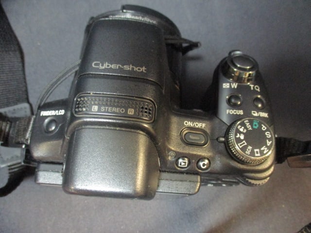 Sony Cyber-Shot DSC-HX1 Camera, Sony Cyber-Shot Super Steady Sot DSC-W80 - 3