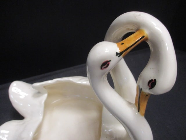 Vintage Camark USA 521 Double Swan Planter - 2