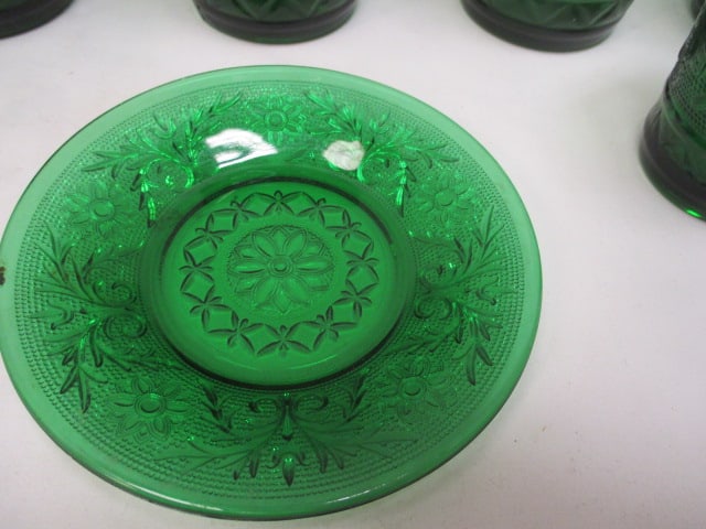 Vintage Anchor Hocking Green "Sandwich" Glasses and Plate - 2
