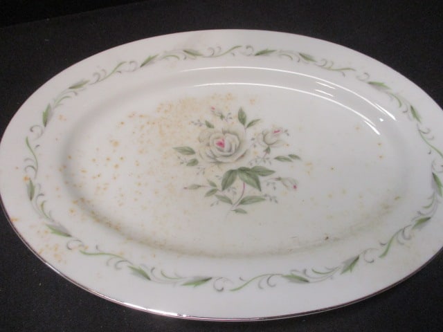 Vintage Diamond China "Romance" Oval Serving Bowl and Small Oval Platter - 7