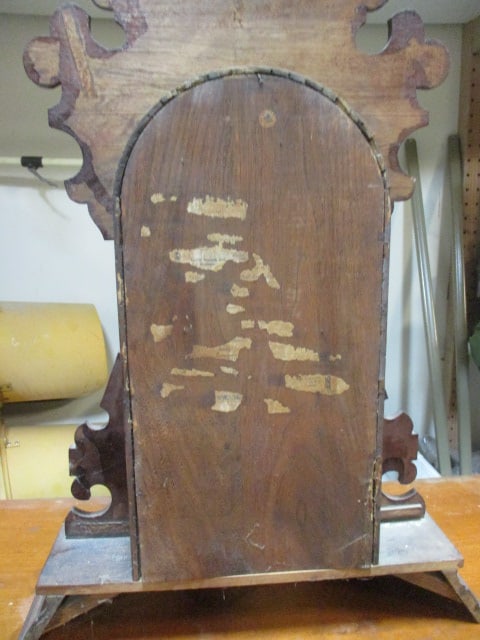 Vintage Waterbury Clock Co. Gingerbread Pendulum Mantel Clock with Key - 7