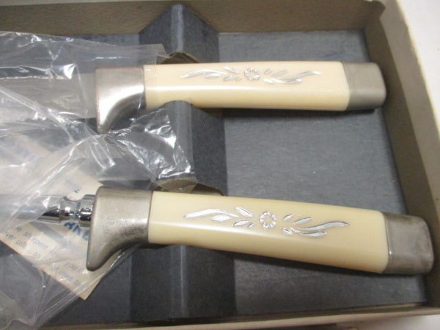 Vintage Sheffield "Emdeko" Cutlery Carving Set and Slice & Serve Silverplate Set - 3
