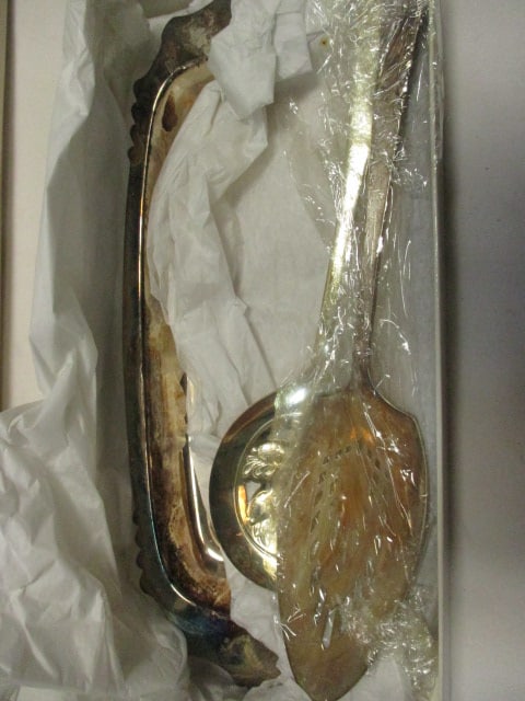 Vintage Sheffield "Emdeko" Cutlery Carving Set and Slice & Serve Silverplate Set - 7