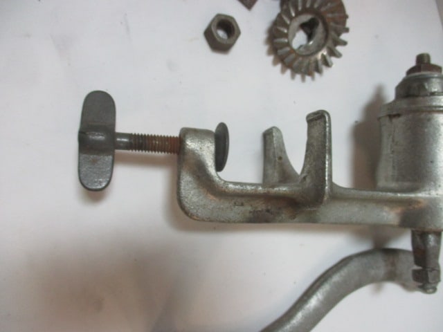 Vintage Universal No. 2 Meat Grinder - 3