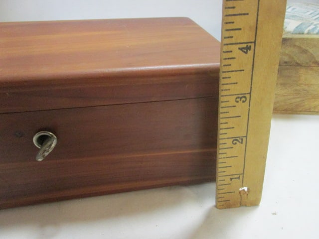 Vintage Lane "Hammond-Brown-Jennings Company" Small Cedar Box with Key - 7