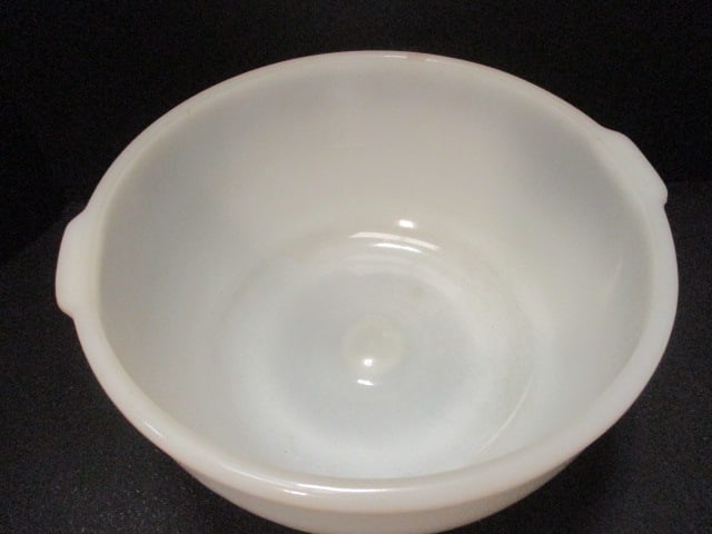 2 Vintage Sunbeam Milk Glass Mixing Bowls - 4