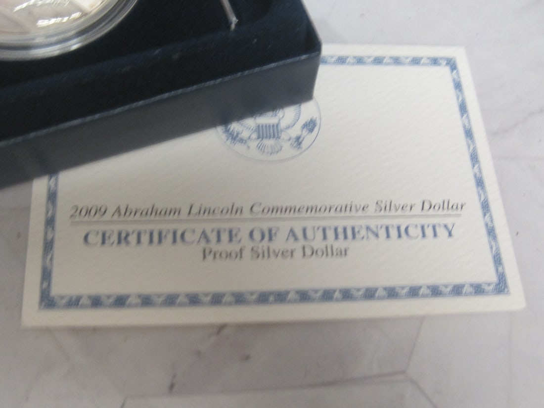 2009 Abraham Lincoln Commemorative Silver Proof Dollar - 4