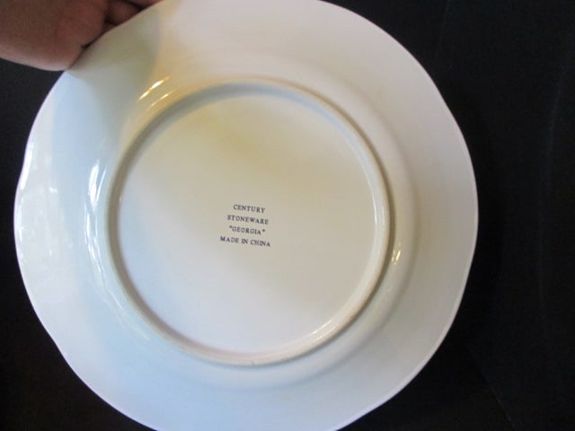 Six Century "Georgia" Stoneware Plates - 4