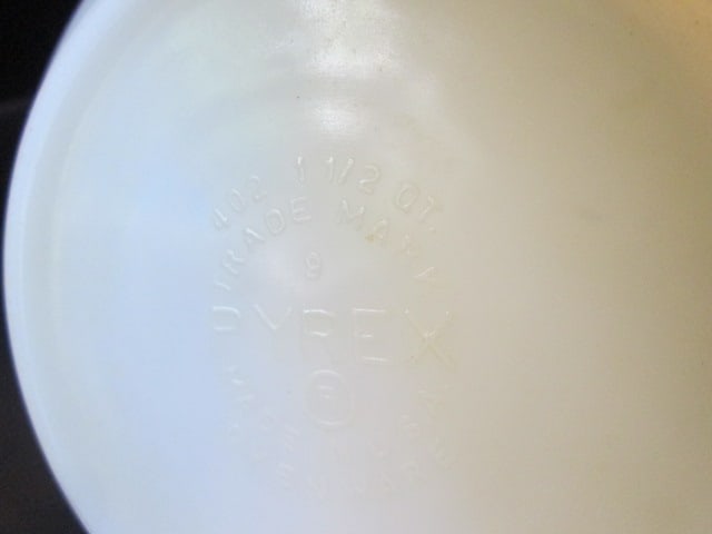 Three Vintage Pyrex Mixing Bowls - 6