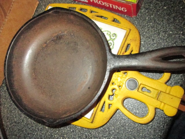 Cast Iron No. 3T Cast Iron Skillet and Midcentury Cast Iron and Tile Trivet - 2