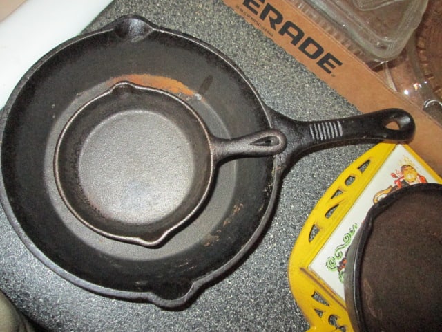 Old Mountain Cast Iron Skillet and Ashtray/Miniature Pan: Skillet 7 1/2"dia, miniature pan 4 1/4"dia