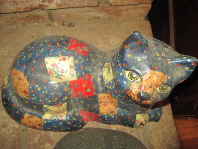 Two Hand Decorated Retro Mantle Cat Figures - 2