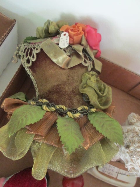Four Vintage Pin Cushions - 3