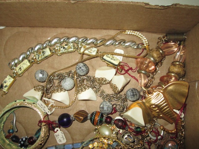 Grouping of Vintage Brooches, Earrings, Necklaces and Bracelets - 2