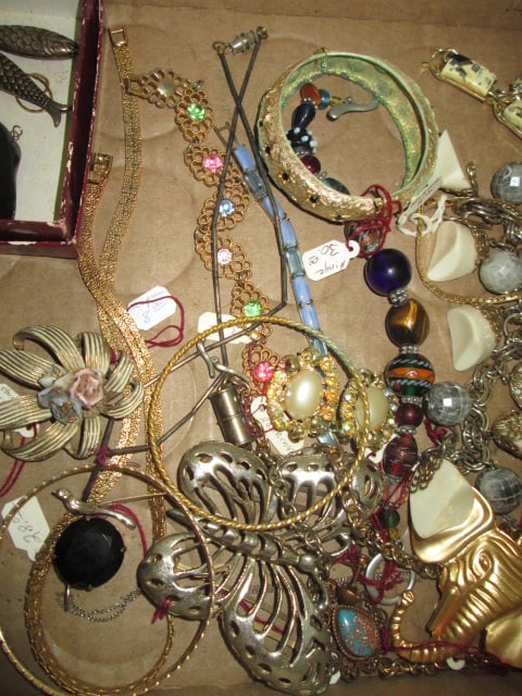 Grouping of Vintage Brooches, Earrings, Necklaces and Bracelets - 3
