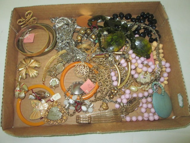 Grouping of Vintage Colorful Beaded Necklaces, Silver/Gold Tone Necklaces, Bracelets,: Brooches, etc. See pictures and preview for selection