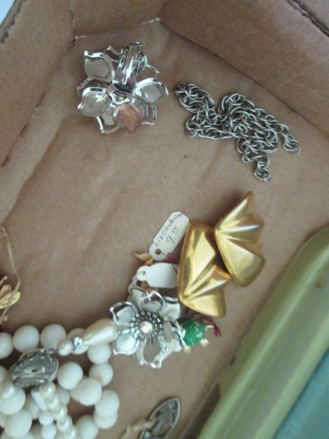 Vintage Sarah Coventry Ring Holder, Vintage Rings, White Beaded Necklaces, - 5