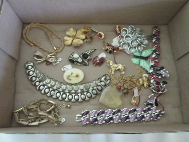 Grouping of Vintage Brooches and Earring Set, Necklaces, Brooches, etc. (1 of 4)