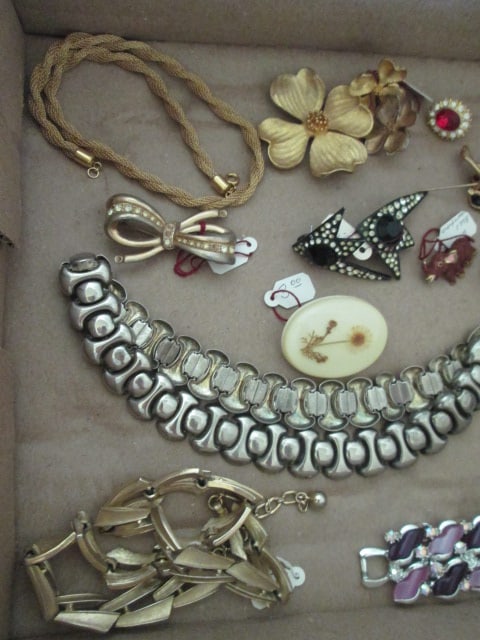 Grouping of Vintage Brooches and Earring Set, Necklaces, Brooches, etc. - 4