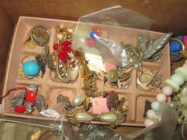 Grouping of Vintage Fashion Necklaces, Earrings, Pins, Faux Pearls, etc. - 3