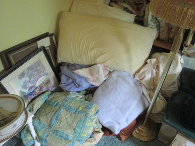 Room Contents-Bedding, Towels, Framed Prints, Office Supplies, Christmas Decorations, - 3