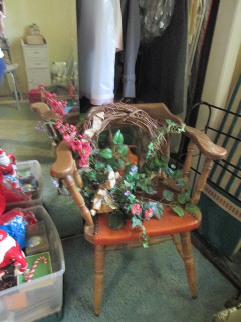 Room Contents-Bedding, Towels, Framed Prints, Office Supplies, Christmas Decorations, - 8