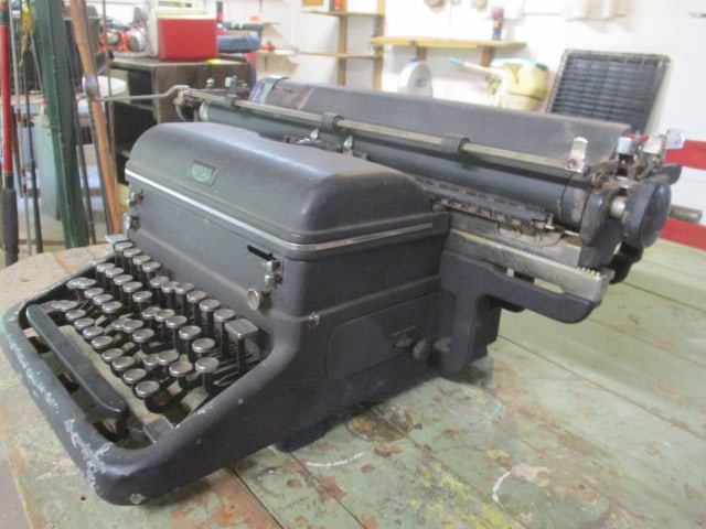 Rare Antique Royal 21" "Wide Carriage" or "Railroad" Machine Manual Typewriter - 7