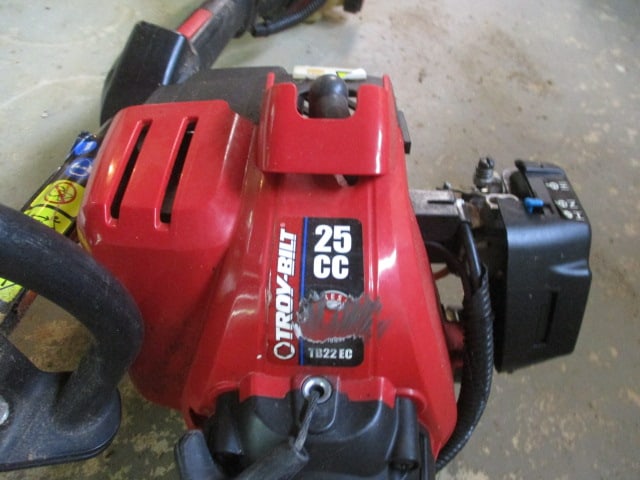 Troy-Bilt TB22 and TB22 EC Gas Trimmers with Attachments and Metal Gas Can - 8
