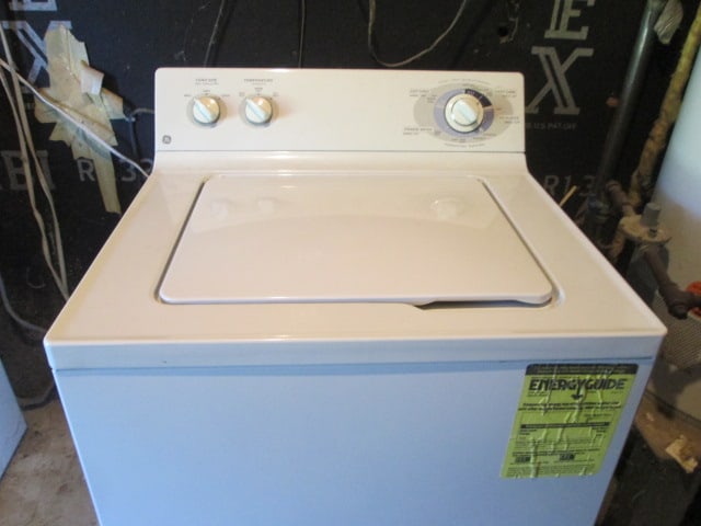 GE Super Capacity Plus Top Load Center Agitator Washer - 2