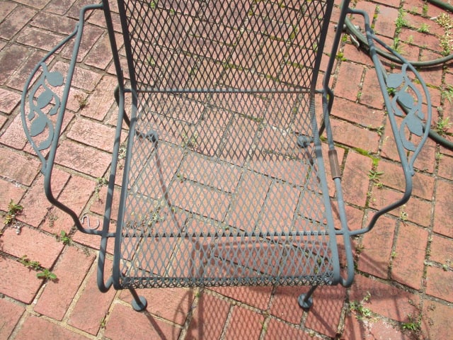 5 Piece Green Metal Mesh Patio Table Set - 7