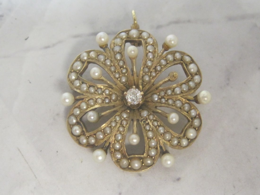 Antique Pearl & Diamond Brooch/Pendant: Weighs 6.8 grams