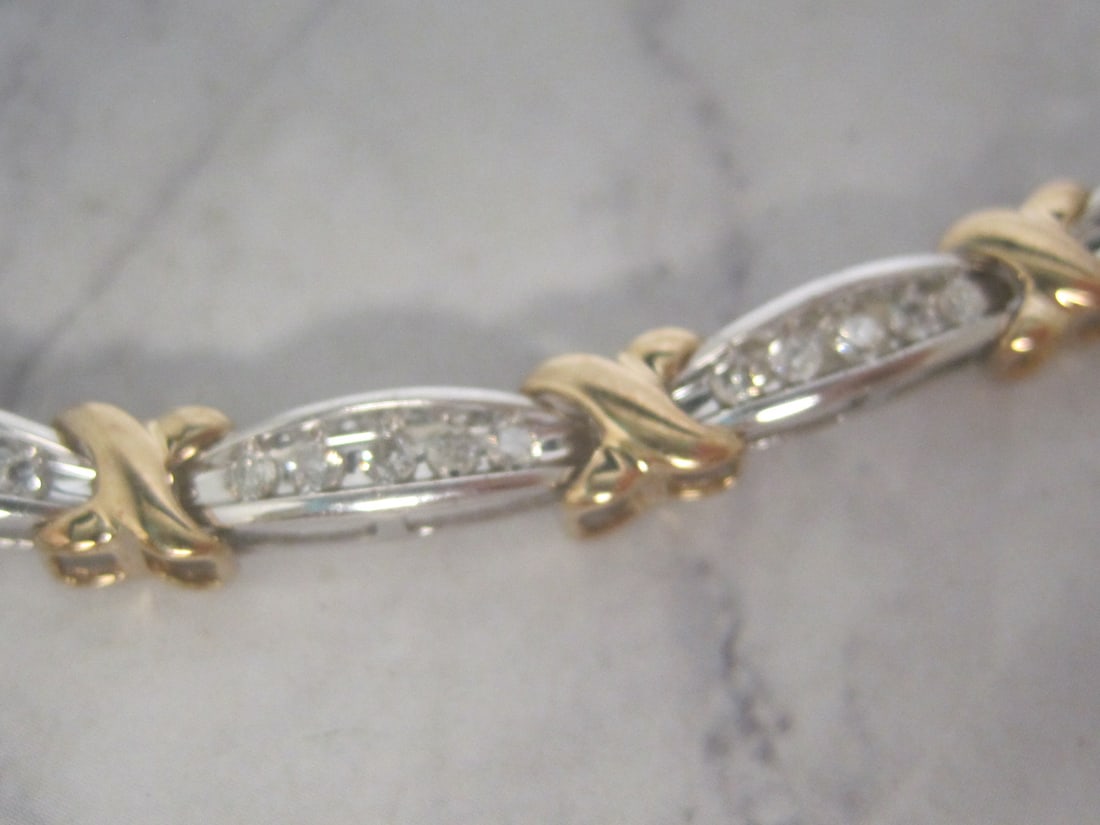 7 1/4" 10k White & Yellow Gold Diamond Bracelet appraised at $3000 - 3