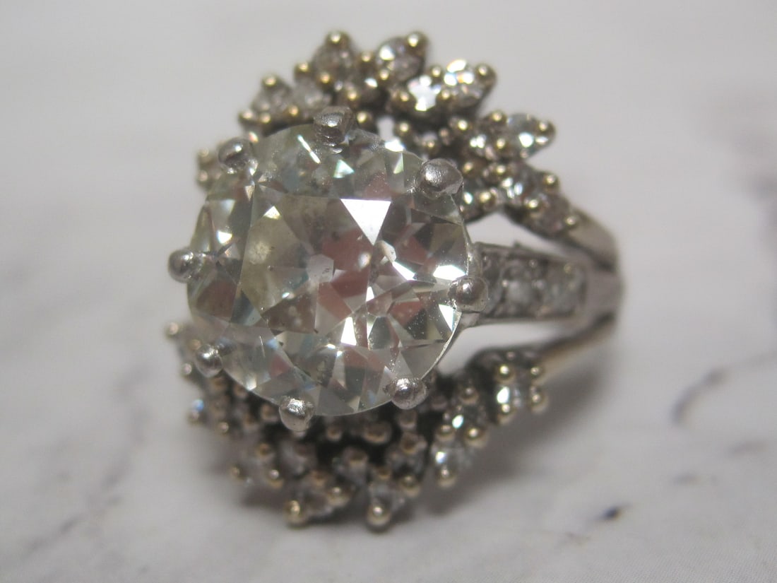 Platinum & 14k Gold Diamond Ring Set with 4.32 Carat Natural Old European Cut Diamond appraised a... - 7