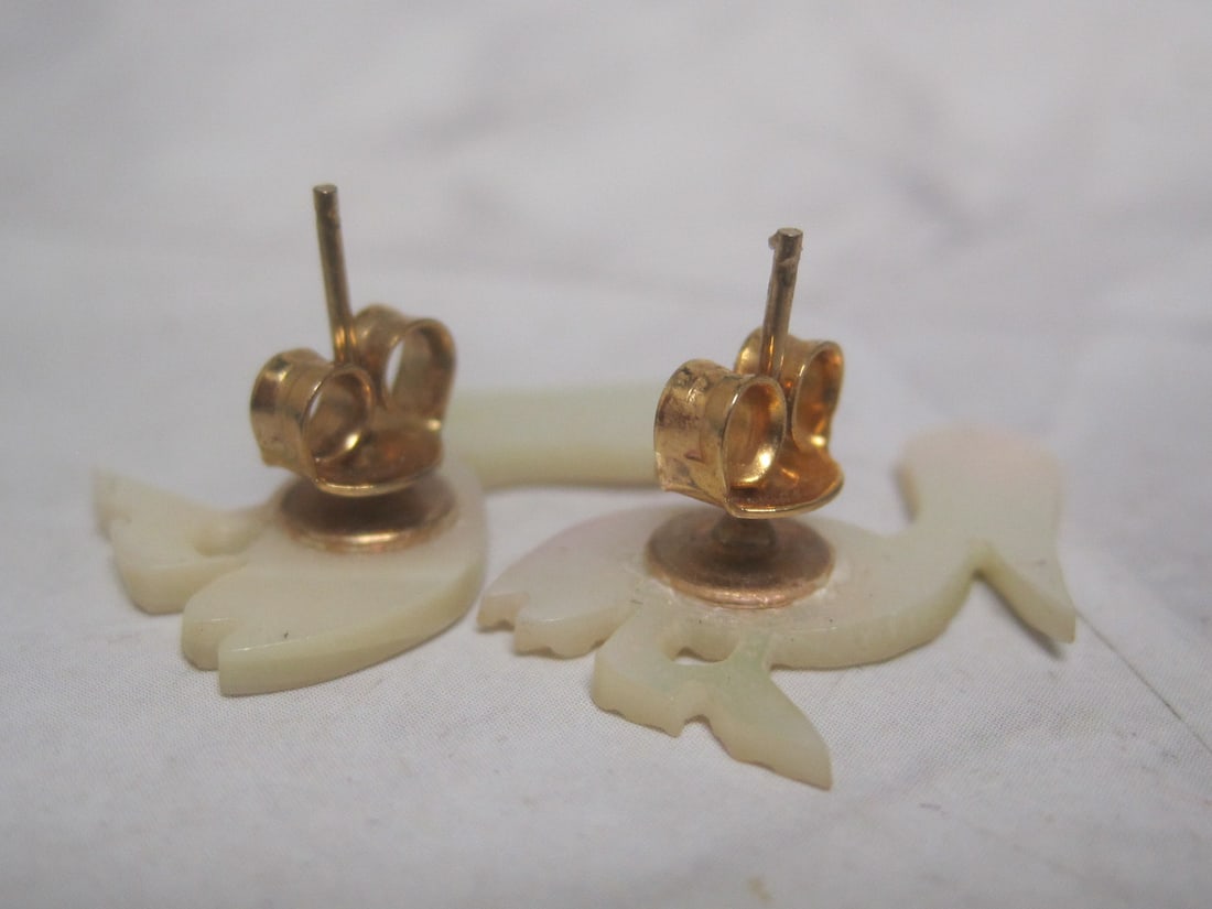 Mother of Pearl Pelican Pierced Earrings - 3