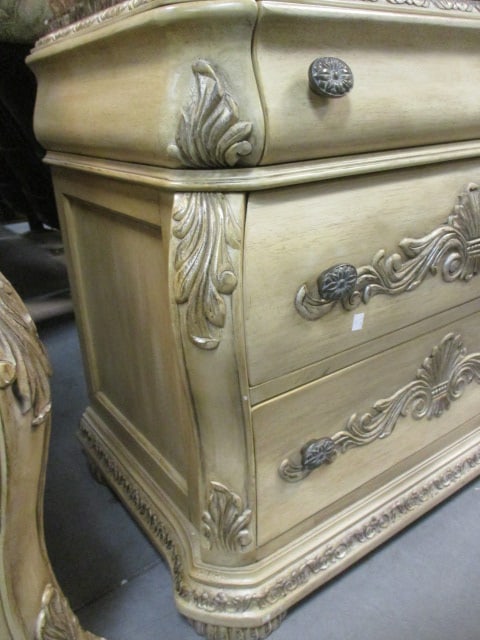 Schnadig Furniture Traditional Tuscan Style 3 Drawer Nightstand Chest - 9
