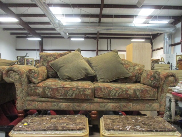 New Vintages by Bernhardt Rolled Arm Love Seat w/ Nail Head Accents: 96" long, includes a grouping of matching accent pillows, some pet picks on corners/cushions-see pictures and preview, Local Pickup Only