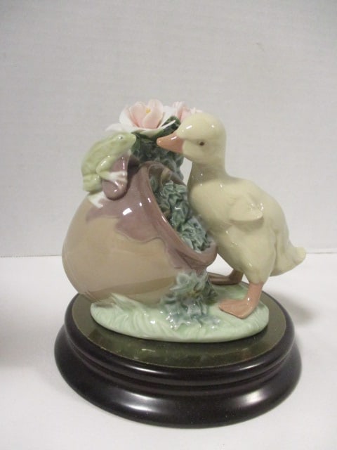 Lladro "How Are You?" Figurine in Box - 3