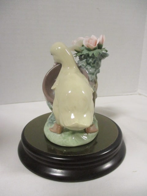 Lladro "How Are You?" Figurine in Box - 4
