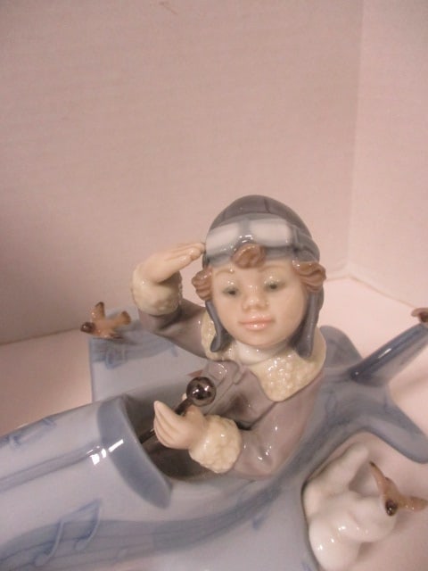 Lladro "Over the Clouds" Figurine in Box - 2