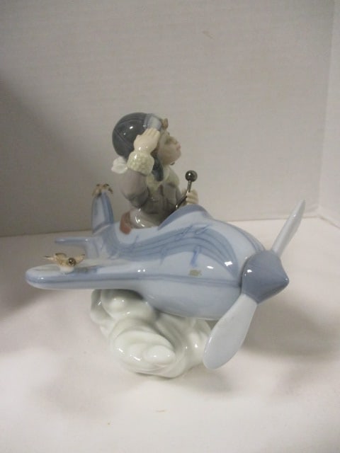 Lladro "Over the Clouds" Figurine in Box - 4
