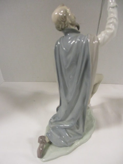 Lladro The Quest Figurine with Wood Stand - 4