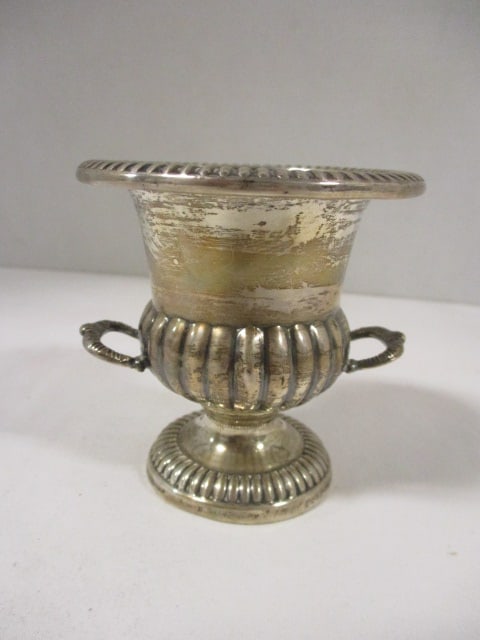 Hallmark Silver Co. Sterling Cigarette Table Urn Holder: 3", weighs 1.87 troy ounces