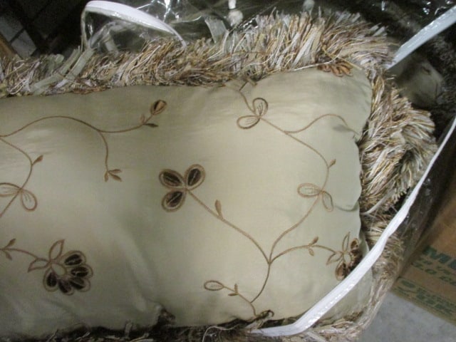 Custom Made Reversible Bedding w/Bed Skirt, Shams, Accent - 7