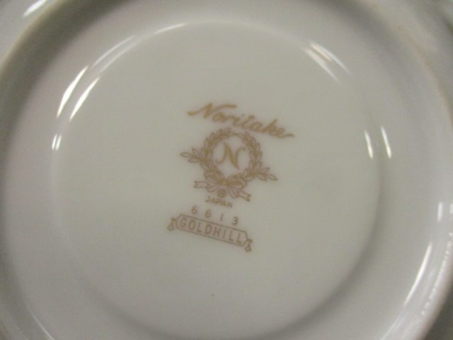 Noritake 'Goldhill' China Dinnerware Set (84 PCS) - 17