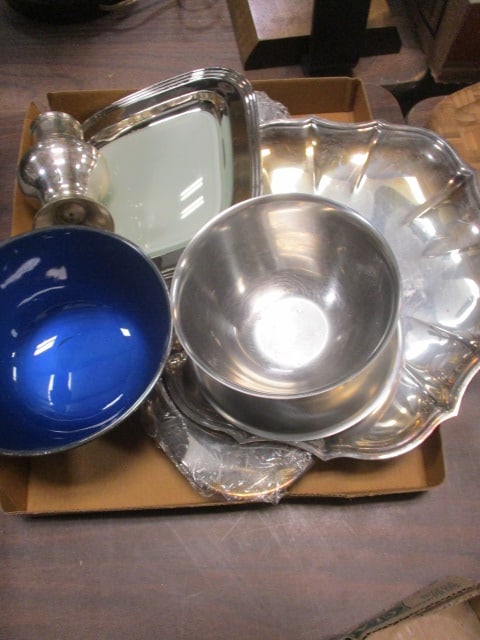 Silverplate Bowls, Trays Grouping: see pictures