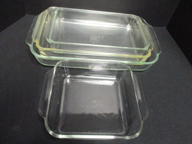 Pyrex (Lot of 4) Casserole Dishes: .