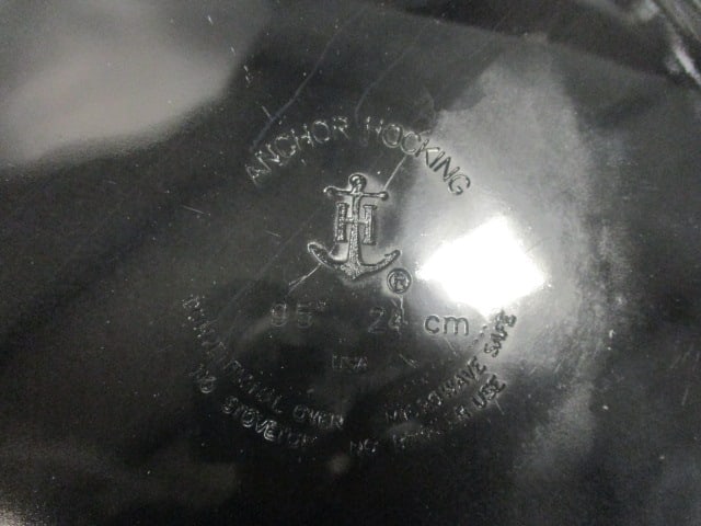 Pyrex & Anchor Hocking 9" Pie Plates, Handled Dish, & - 7