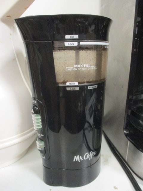 Cuisinart Coffee Maker, Mr. Coffee Grinder, Thermos Carafe - 3