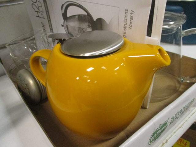 Teapot, Teaposy Set & Yellow Tea Server - 2