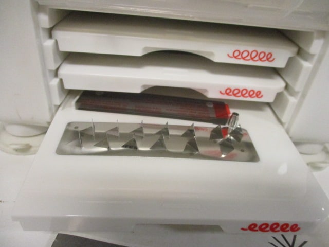 Chef's Choice Diamond Hone Sharpener & Paderno 4 Blade - 7